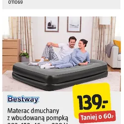 Materac dmuchany z wbudowaną pompką