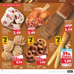 Pączek z nadzieniem truskawkowym