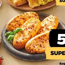 Bagietka z sosem chrzanowym i boczkiem