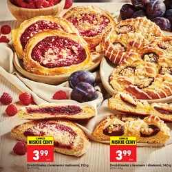 Drożdżówka z kremem i malinami