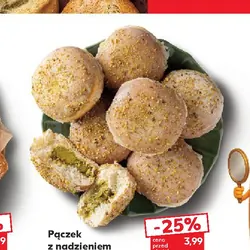 Pączek z nadzieniem pistacjowym