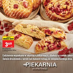 Drożdżówka z rabarbarem